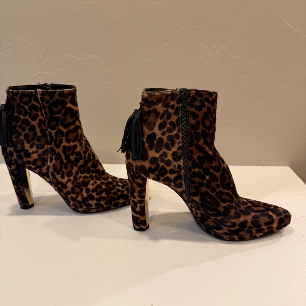 Stuart Weitzman Leopnard  Print Ankle Boots